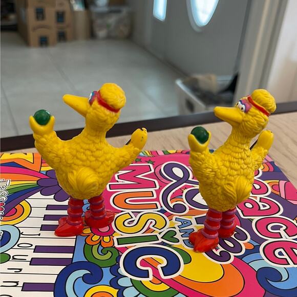 Tara Toy Sesame Street Big Bird Pvc Figure - Tennis Racket Broken (Pre-owned) #1 - Picture 7 of 7